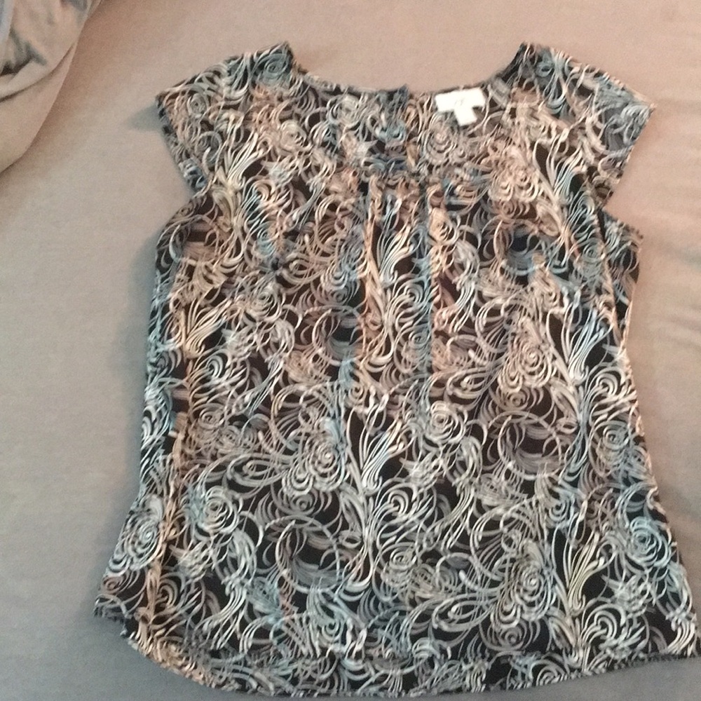 black, white, silver, 1/5 cap sleeve, blouse.  EUC